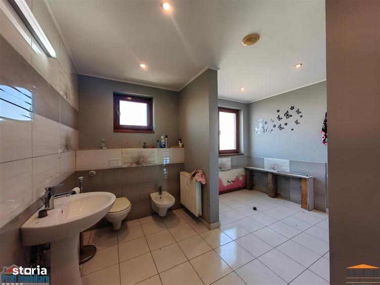 Casă cu 4 camere în Fântânele