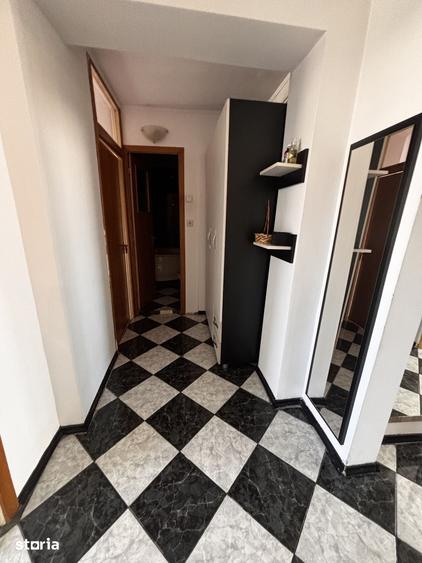 Apartament cu 3 camere decomandat în Găvana
