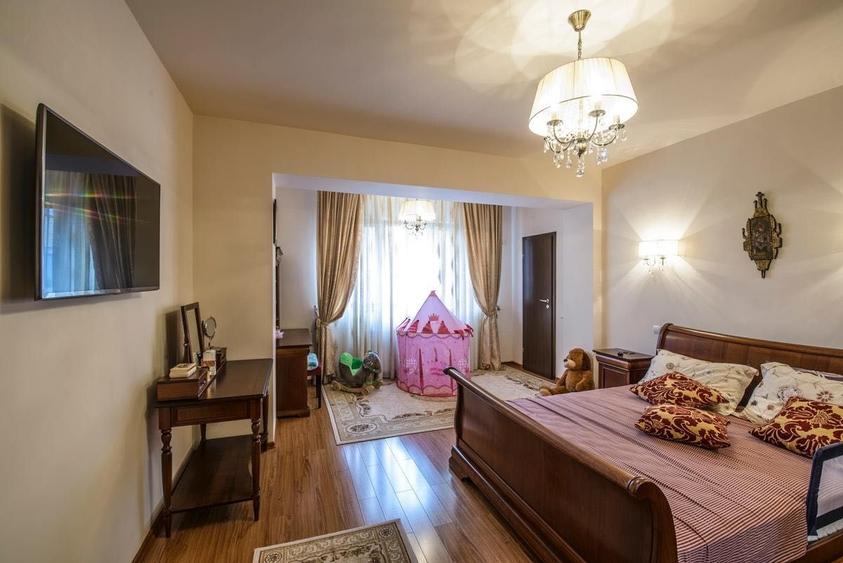 Apartament cu 3 camere decomandat, mobilat în Exterior Vest