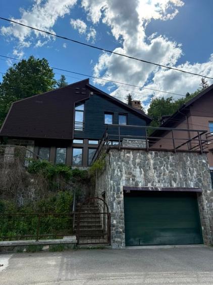 Casă individuală cu 5 camere cu Canalizare în Zamora