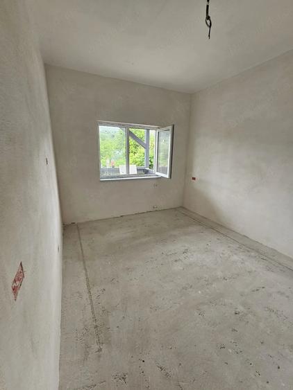 Casă cu Teren 800 Mp în Gârcina