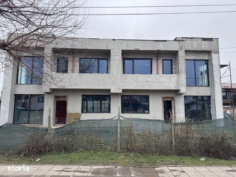 Casă cu 5 camere cu Teren 300 Mp în Central