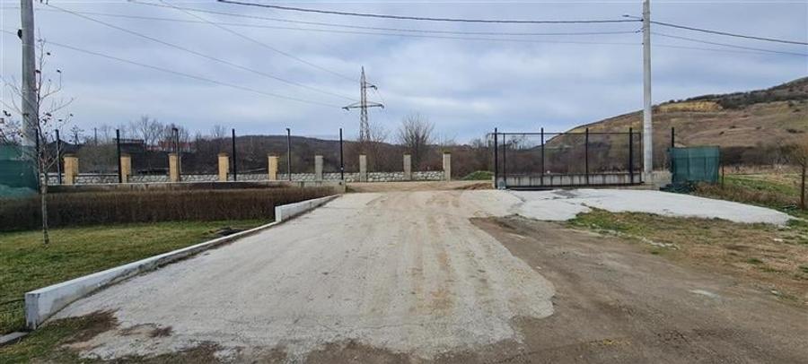 Spațiu industrial, de 344 mp, în Podari