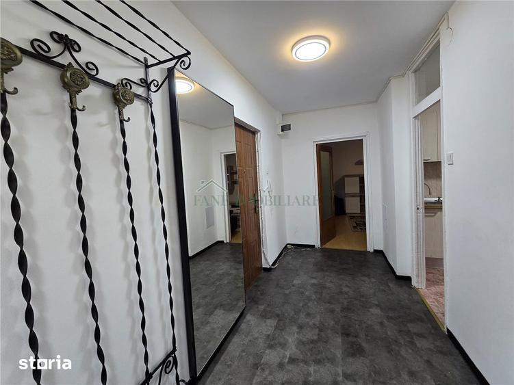 Apartament cu 2 camere, mobilat în Tei
