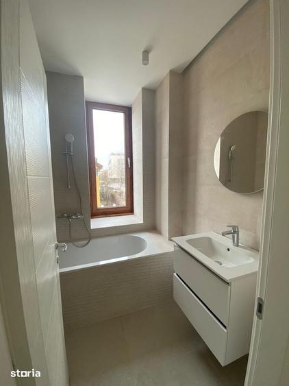 Casă cu 6 camere cu Teren 500 Mp în Centrul Civic