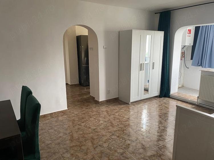 Apartament cu 4 camere semidecomandat în Timpuri Noi