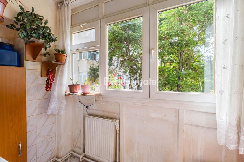 Apartament cu 2 camere decomandat în Crângași