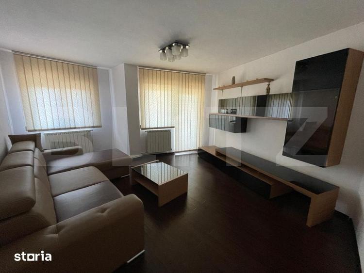 Apartament cu 3 camere decomandat în Petros