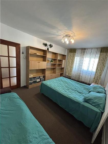 Apartament cu 3 camere decomandat, mobilat în Tomis II