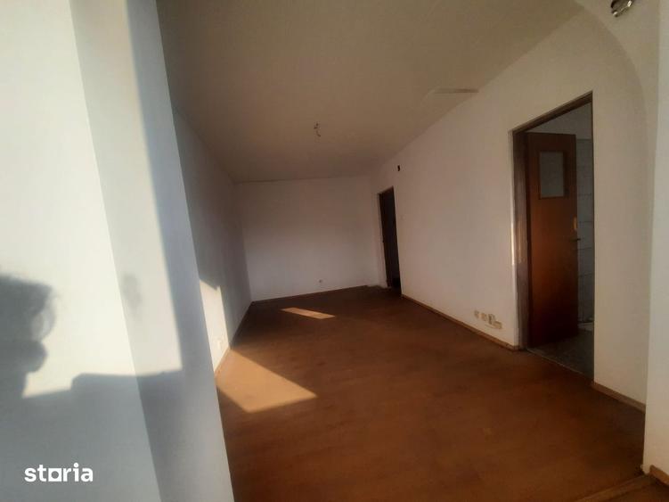 Garsoniera de vanzare cu balcon in Burdujeni - 10