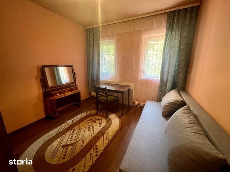 Apartament cu 3 camere decomandat în Cornișa