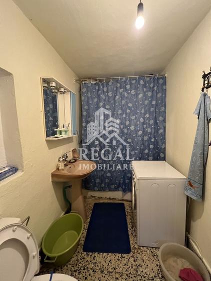 Casă individuală cu 7 camere cu Canalizare în Teliucu Inferior