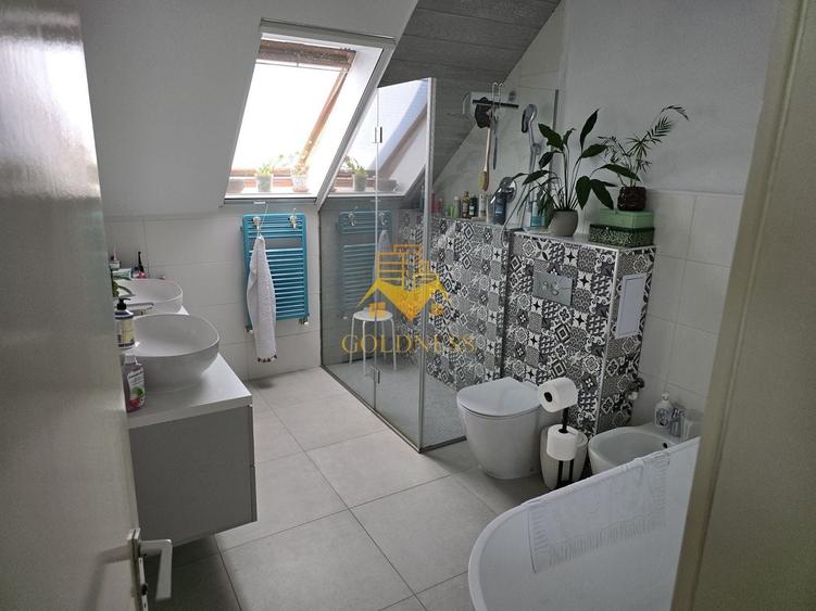 Duplex cu 4 camere cu Canalizare în Gheorgheni