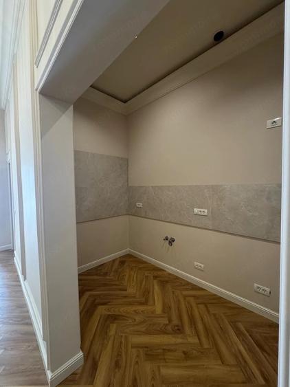 Apartament cu 4 camere semidecomandat în Ultracentral