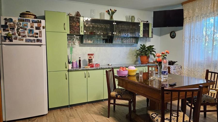 Casă cu 4 camere în Central