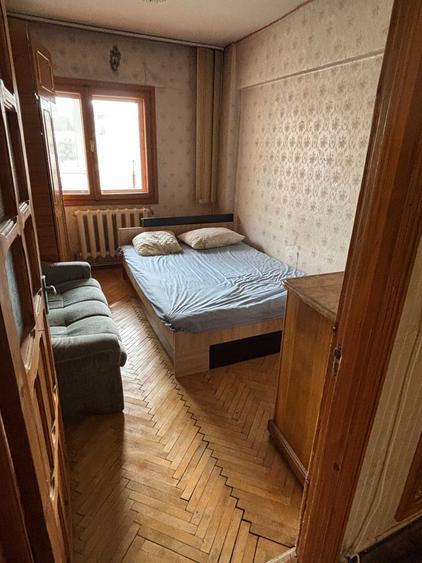 Apartament cu 4 camere decomandat în Gară