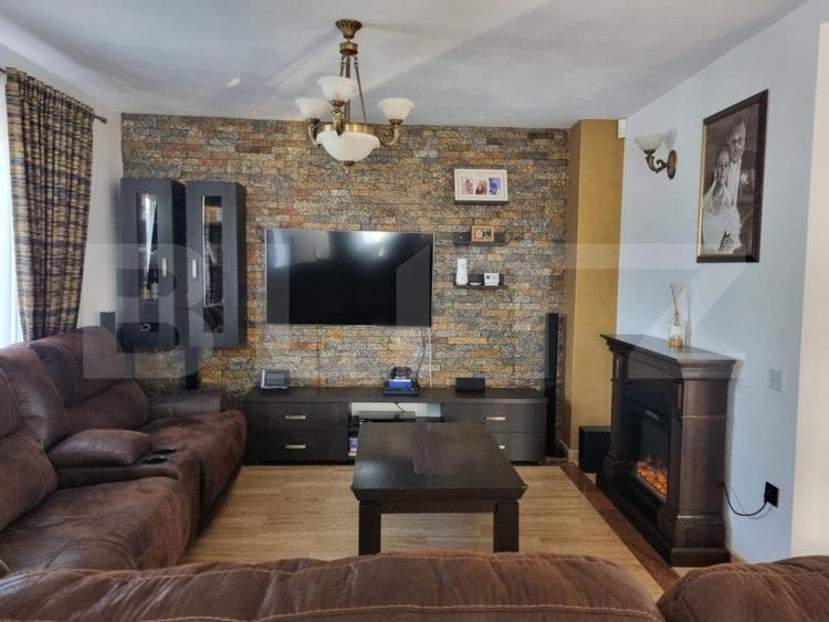 Casă individuală cu 5 camere cu Garaj în Sud