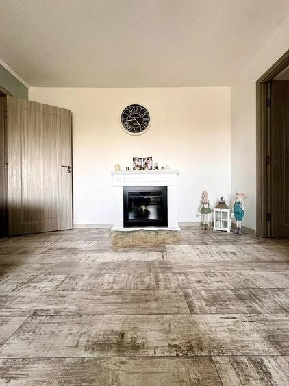 Apartament cu 3 camere semidecomandat în Dâmbovița