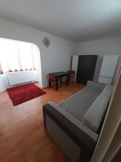 Garsonieră decomandată în Bartolomeu