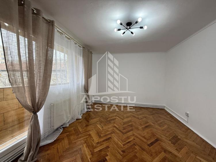 Apartament cu 3 camere decomandat în Circumvalațiunii