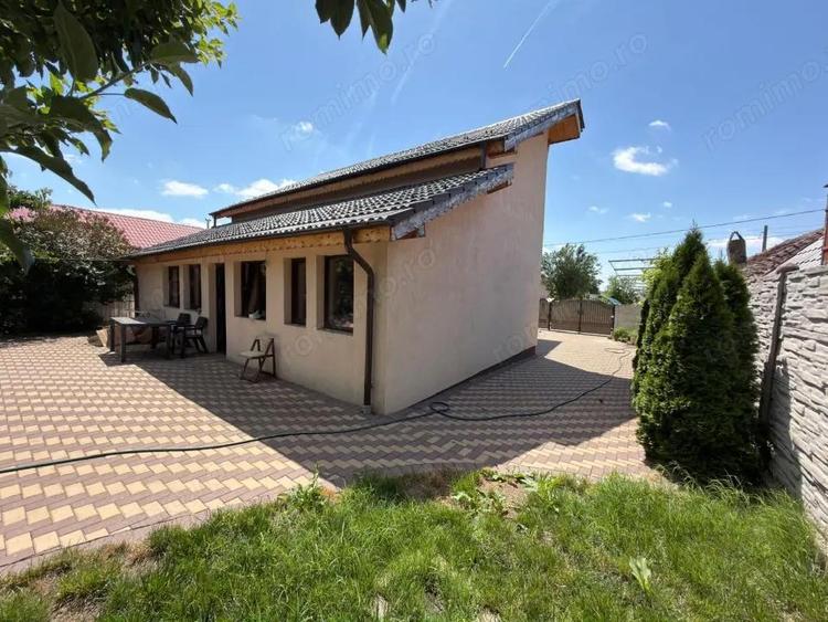 Casa de vanzare in Ghindeni la doar cateva minute de Craiova - 1