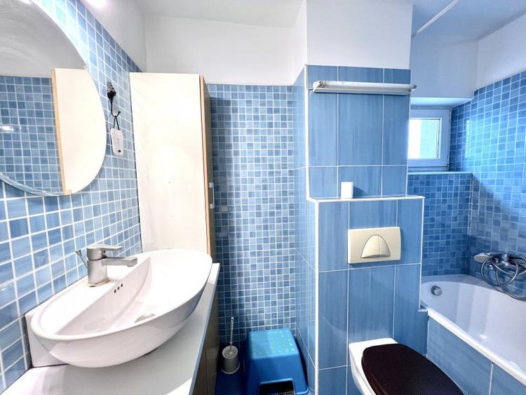 Apartament cu 4 camere semidecomandat, mobilat în Ștefan cel Mare