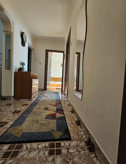Apartament cu 2 camere decomandat în Traian