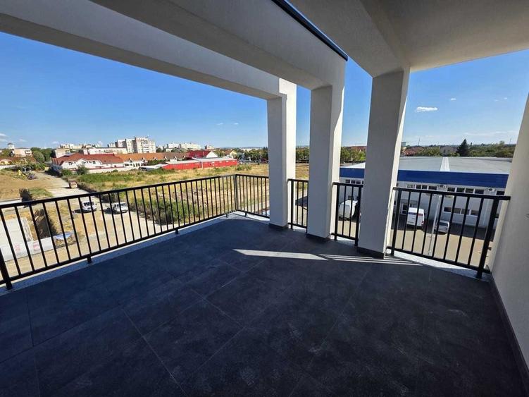 Apartament cu 3 camere în Careiului