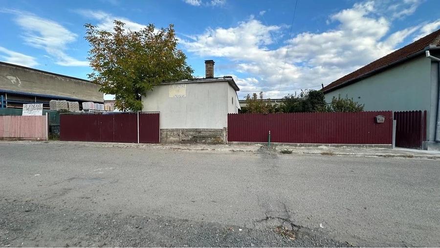 Casă cu 4 camere cu Teren 630 Mp în Ilia