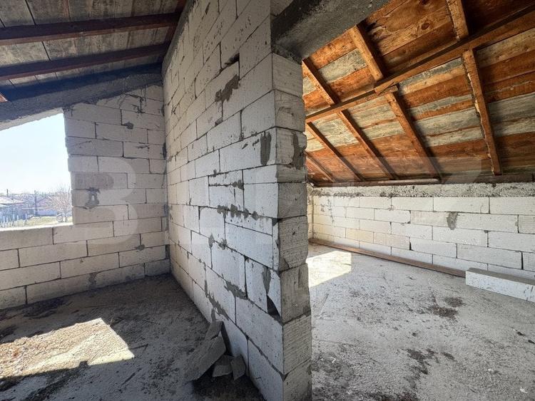 Casă individuală cu 4 camere cu Teren 420 Mp în Cernele