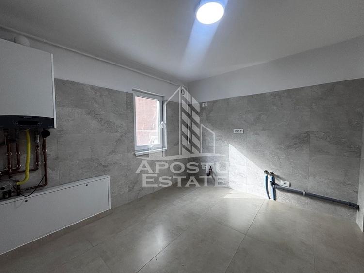 Apartament cu 4 camere decomandat în Complex Studențesc