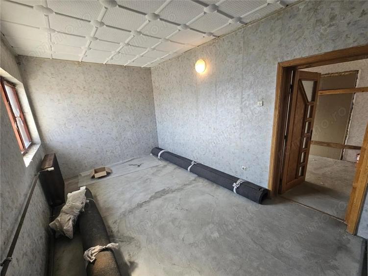 Apartament cu 4 camere decomandat în Calea Timișoarei