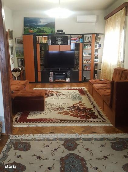 Casă cu 4 camere în Titulescu