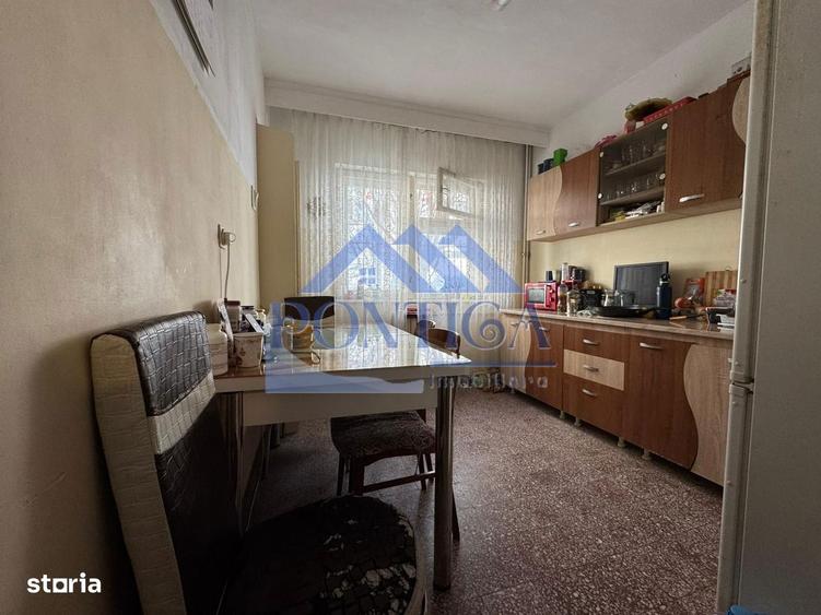 Apartament cu 3 camere, mobilat în Central