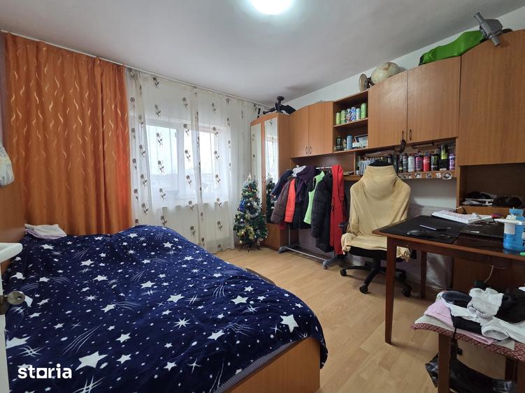 Apartament cu 2 camere decomandat în E3