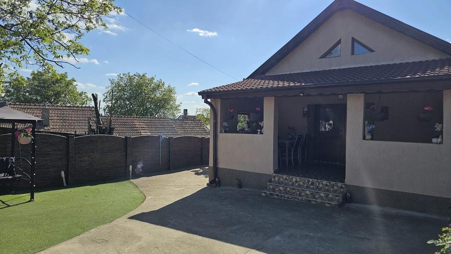 Casă cu 3 camere cu Teren 408 Mp în Central