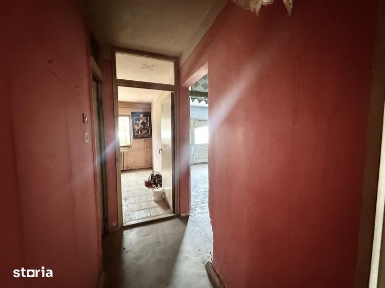 Apartament cu 3 camere decomandat în Soarelui