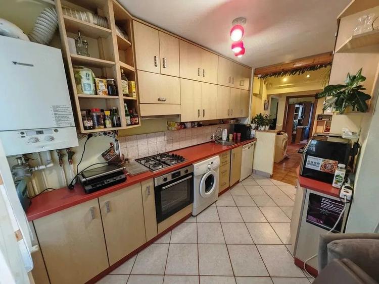 Apartament cu 3 camere decomandat în Unirii