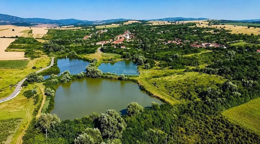 Casă cu Teren 4400 Mp în Petrilova