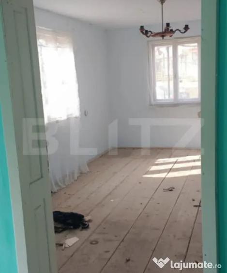 Casă cu 3 camere cu Teren 1900 Mp în Central