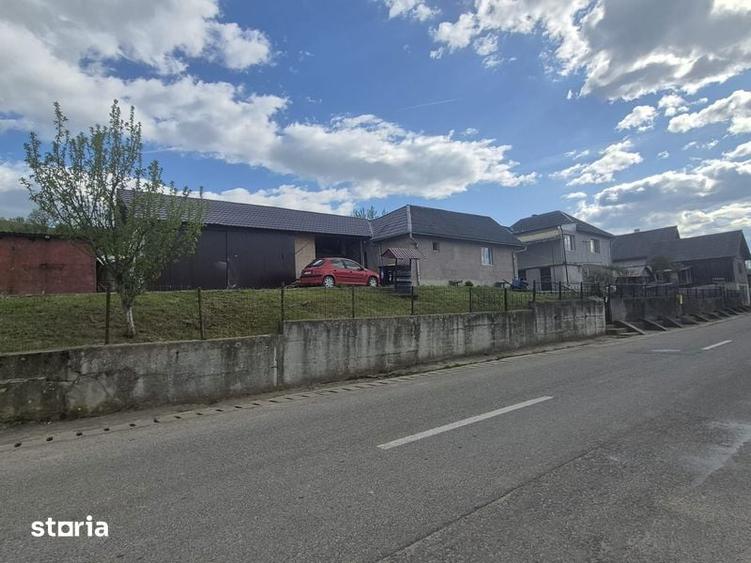Casă cu 4 camere cu Teren 276 Mp în Central