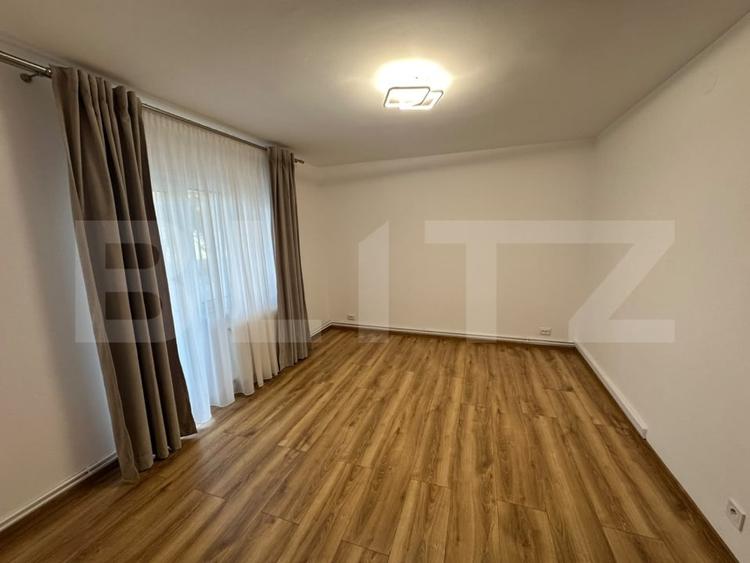 Apartament cu 3 camere decomandat, mobilat în Central