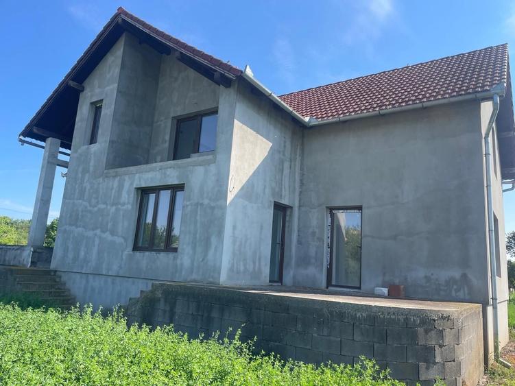 Casă cu 4 camere în Bolduț