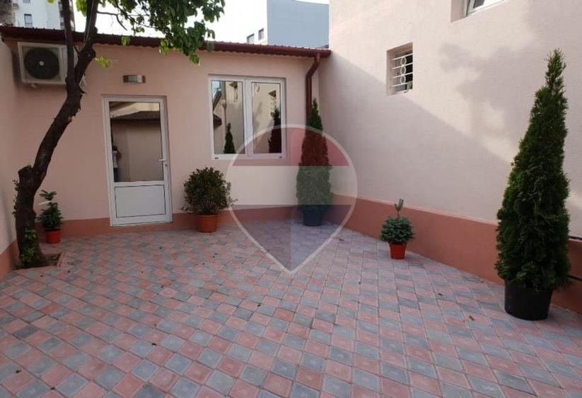 Casă individuală cu 4 camere cu Teren 149.44999694824 Mp în Vitan