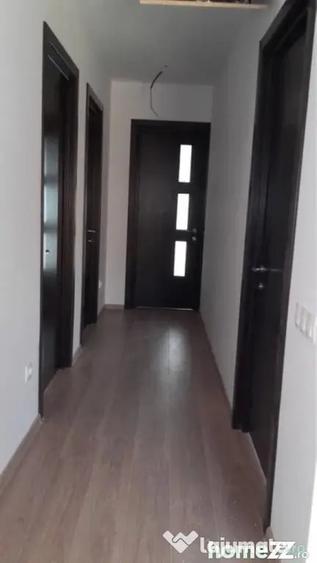 Casă cu 5 camere cu Teren 420 Mp în Bradu