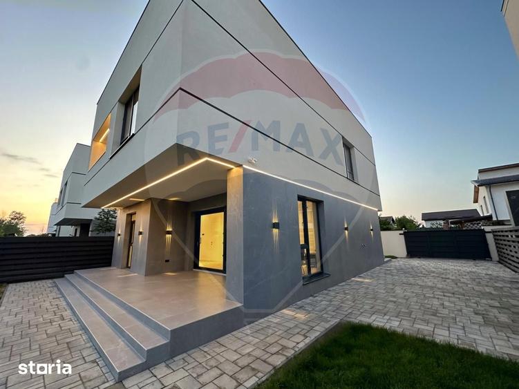 Casă cu 5 camere cu Teren 450 Mp în Tunari
