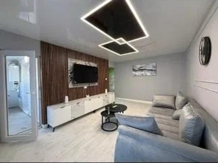 Apartament cu 3 camere decomandat, mobilat în Nicolina