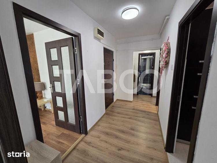 Apartament cu 3 camere decomandat în Turnișor