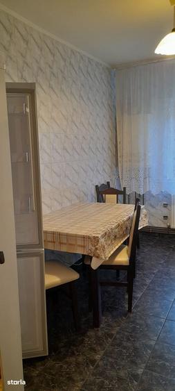 Apartament cu 2 camere decomandat în Podu Roș