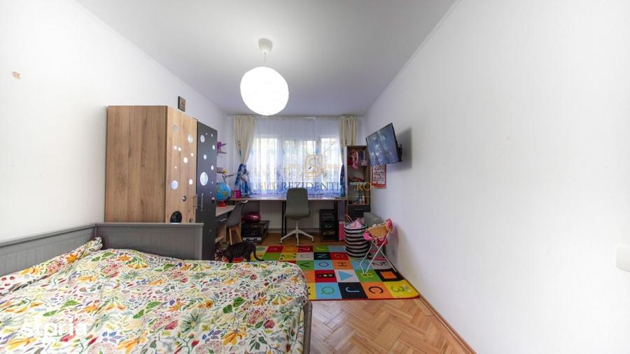 Apartament cu 3 camere semidecomandat în Berceni — fotografia 1